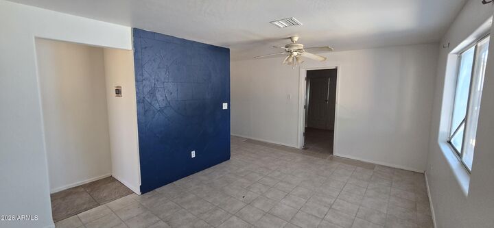 Property Photo: 435 S Mulberry -- AZ 85202