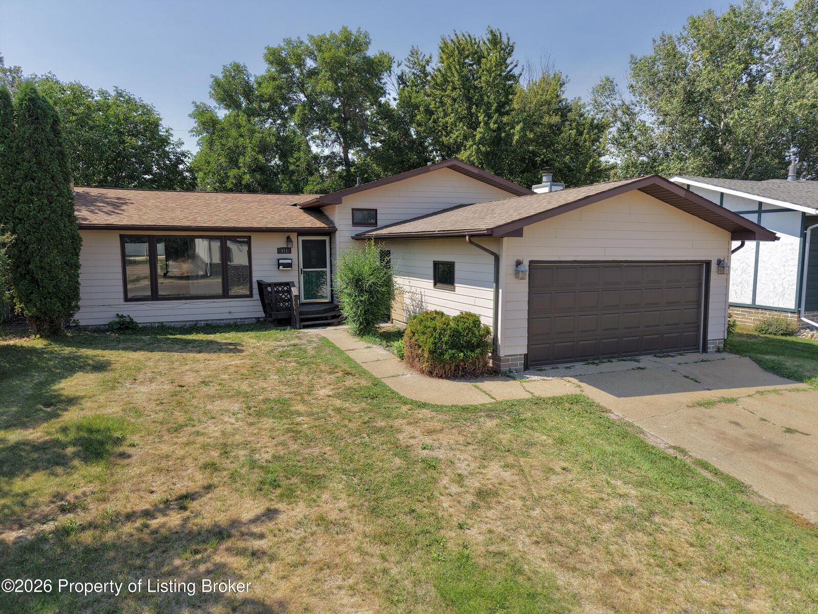 Property Photo: 911 2nd Avenue W ND 58601