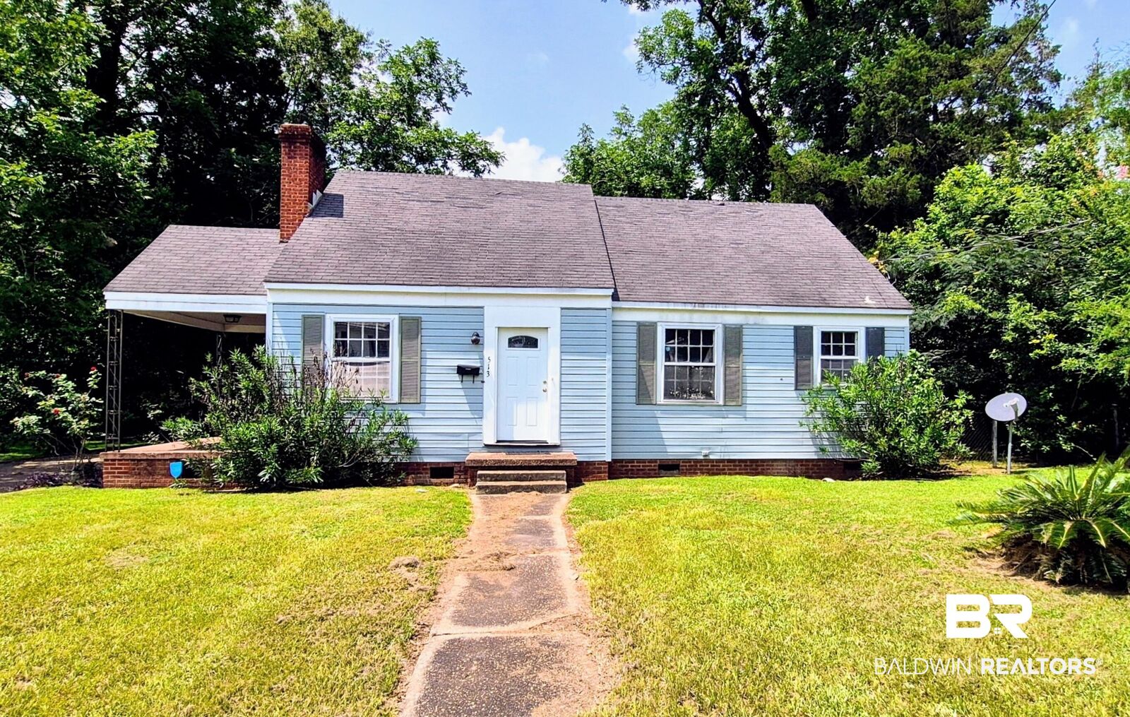 Property Photo:  513 Dr Martin Luther King Jr Drive  AL 36401 