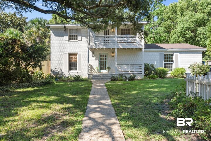 Property Photo: 405 Fairwood Blvd AL 36532