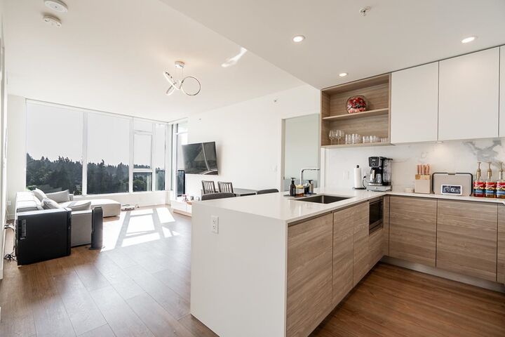Property Photo: 585 Austin Avenue 2004 BC V3K 0G6