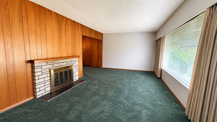Property Photo: 121 Sinclair Avenue BC V3L 1Z8