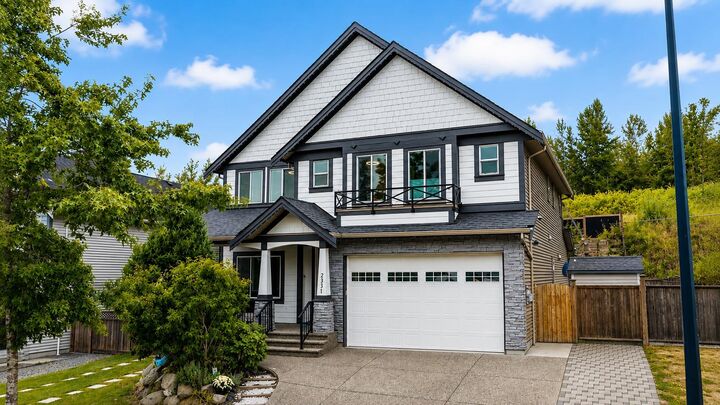 Property Photo: 2331 Chardonnay Lane BC V4X 0A6