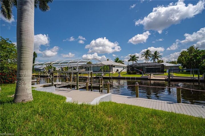 Property Photo:  5259 Skylark Ct  FL 33904 