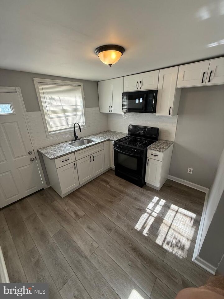Property Photo: 2140 E Ann Street PA 19134