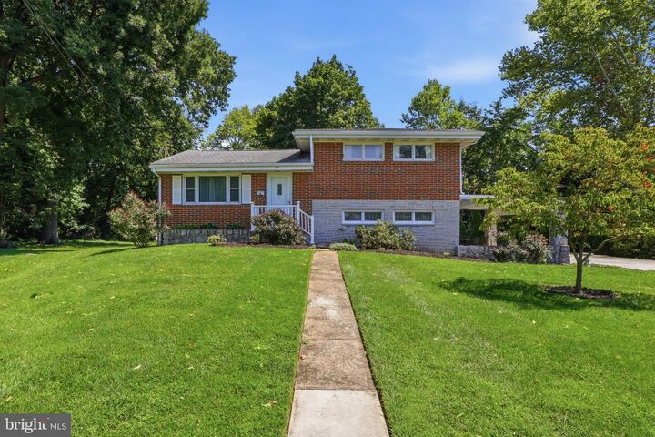 Property Photo: 115 Allen Court PA 17011