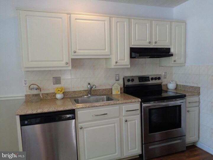 Property Photo: 3927 Cutty Sark Road MD 21220