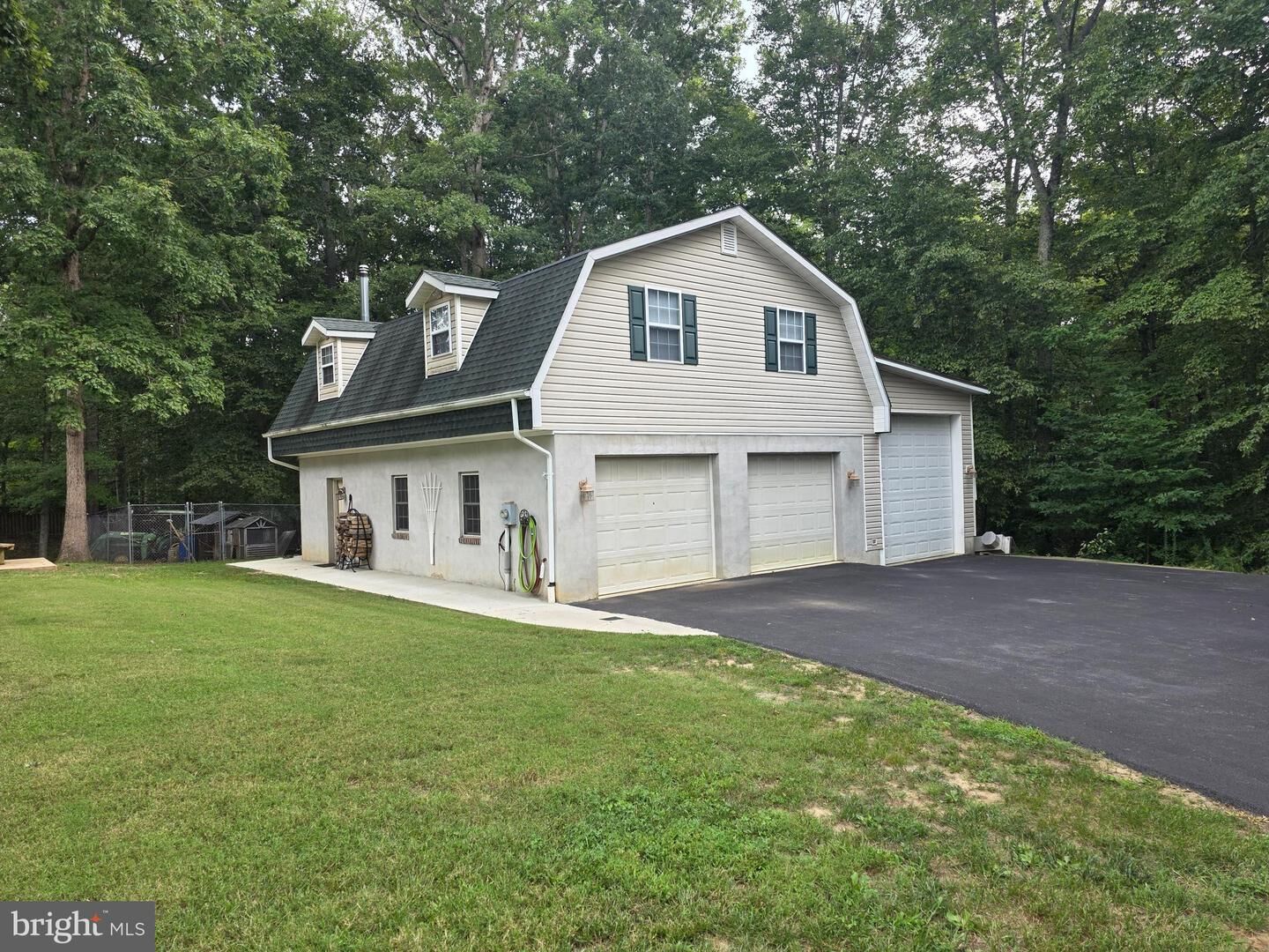 Property Photo:  39000 Tanglewood Court 1  MD 20659 