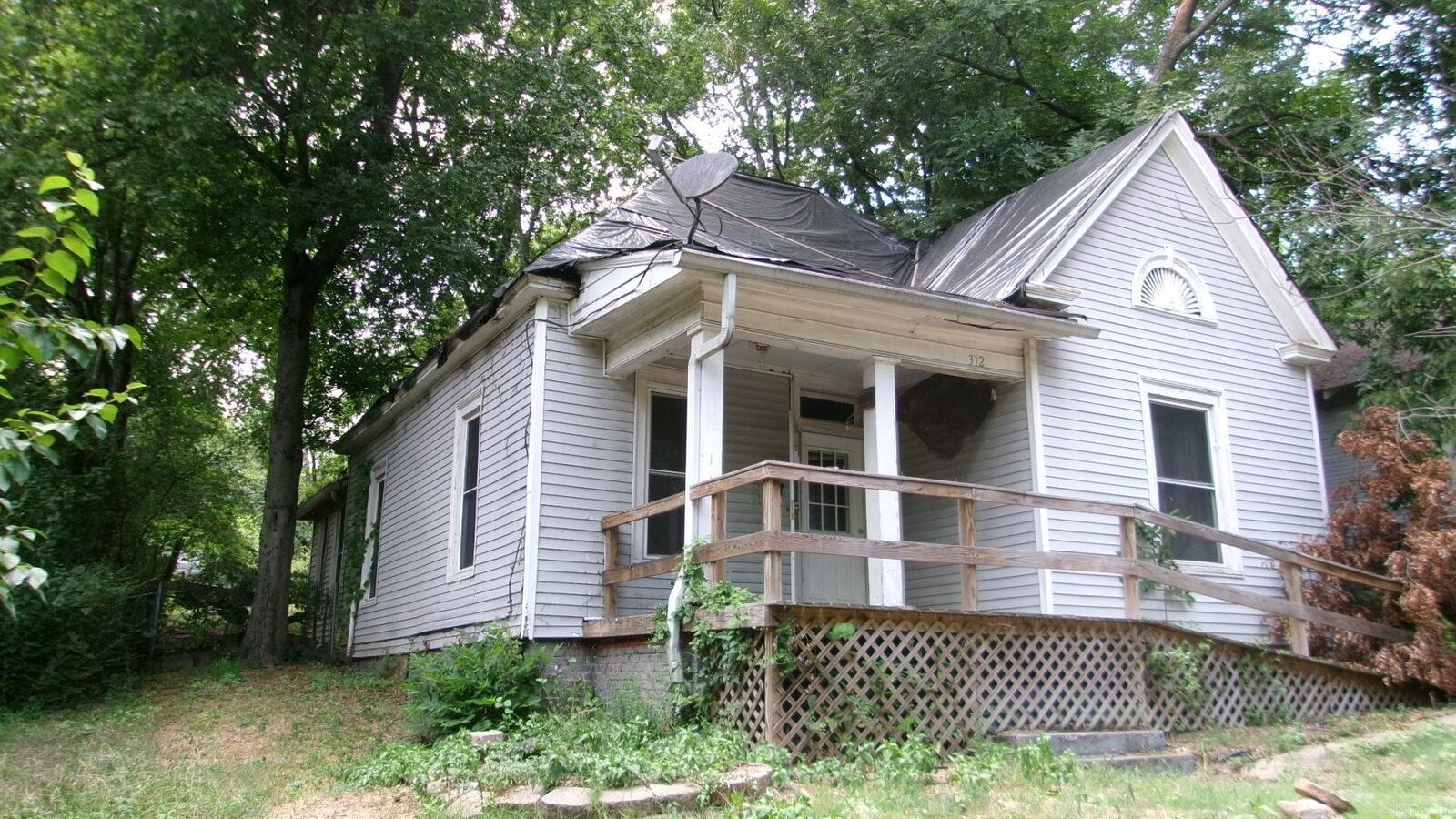 Property Photo:  312 Rice Street  AR 72205 