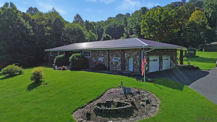 Property Photo: 1443 Greenwich Road PA 15724