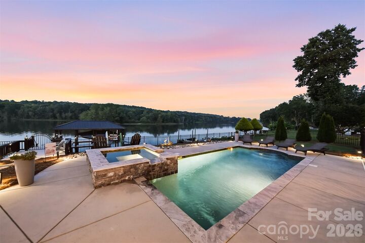 Property Photo:  2682 Canvasback Lane  NC 28609 
