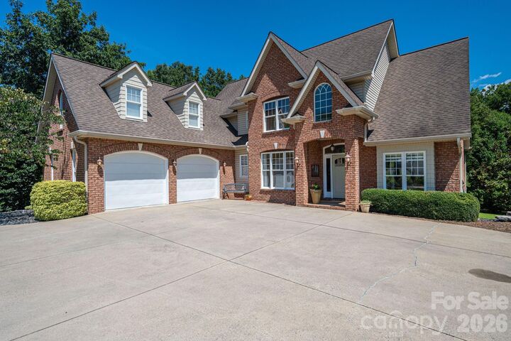 Property Photo: 231 Silver Creek Lane NC 28152