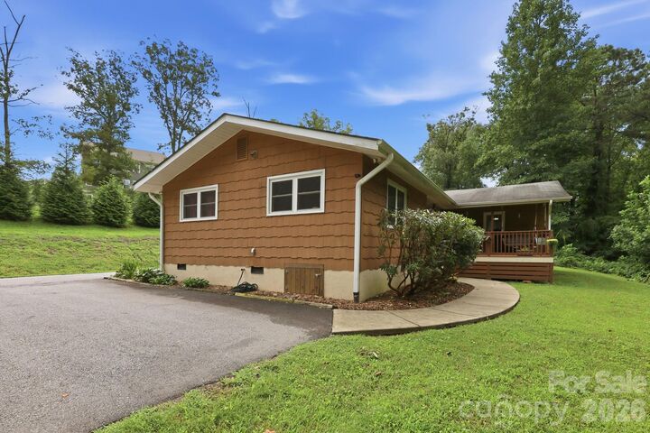 Property Photo:  260 Justice Ridge Road  NC 28715 
