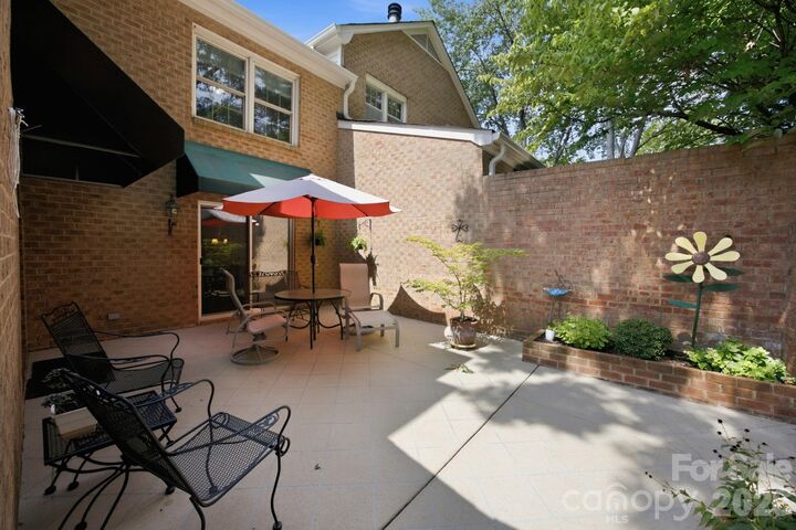 Property Photo:  6836 Dumbarton Drive  NC 28210 