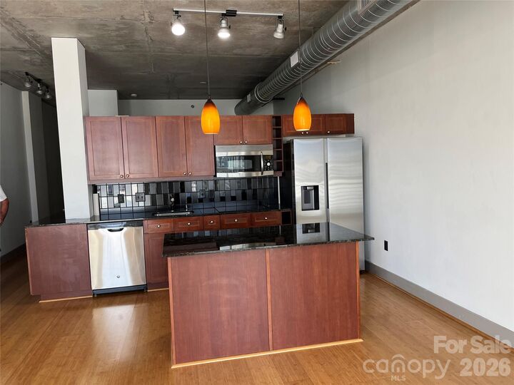 Property Photo:  505 E 6th Street  NC 28202 