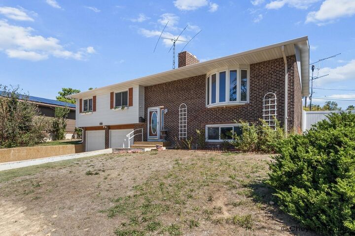 Property Photo: 5409 Hilltop Ave WY 82009