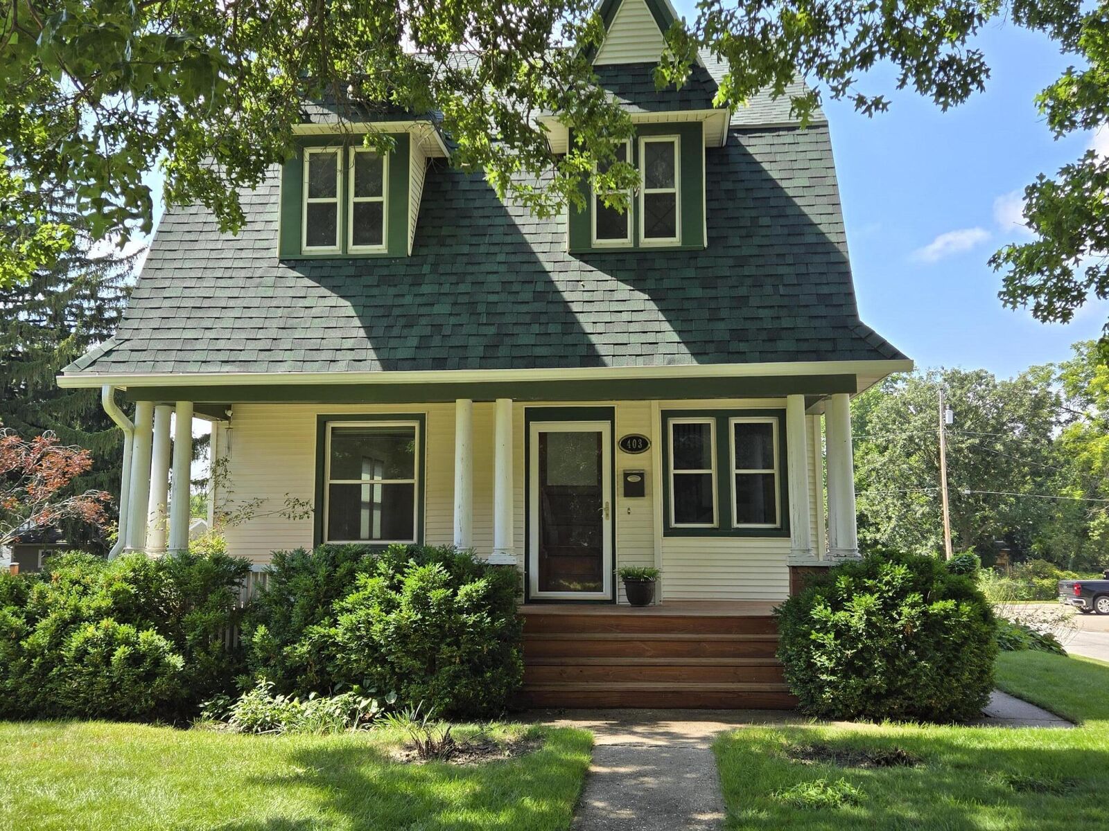 Property Photo: 403 S Story Street IA 50036