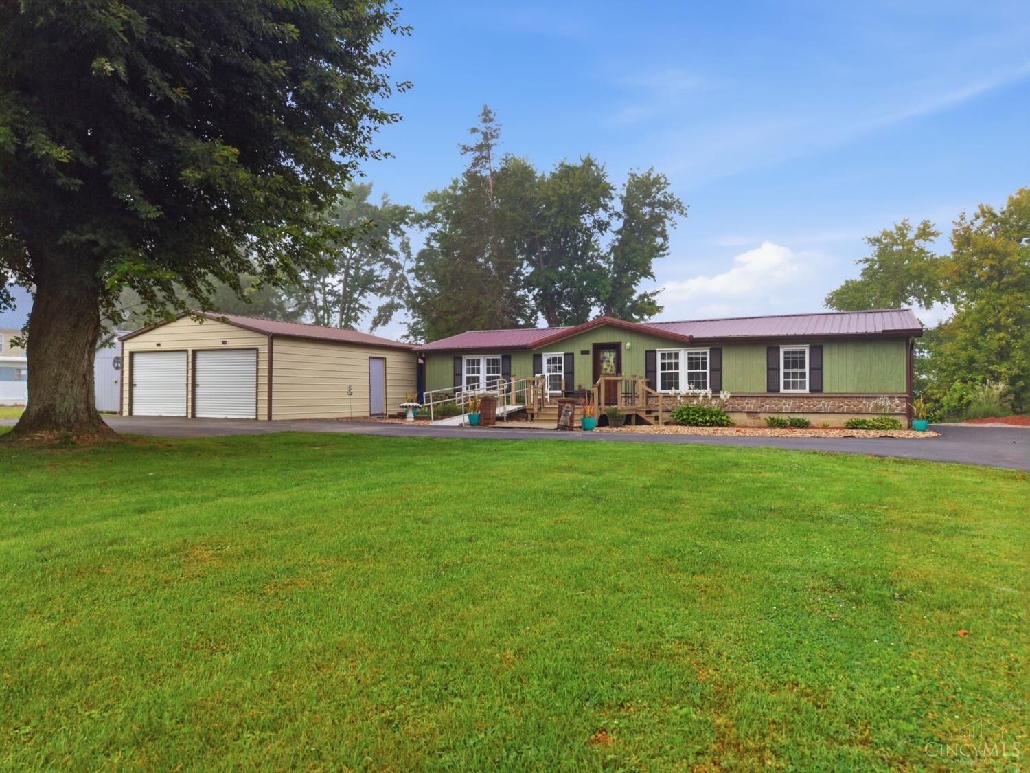 Property Photo:  1017 Park Avenue  OH 45167 
