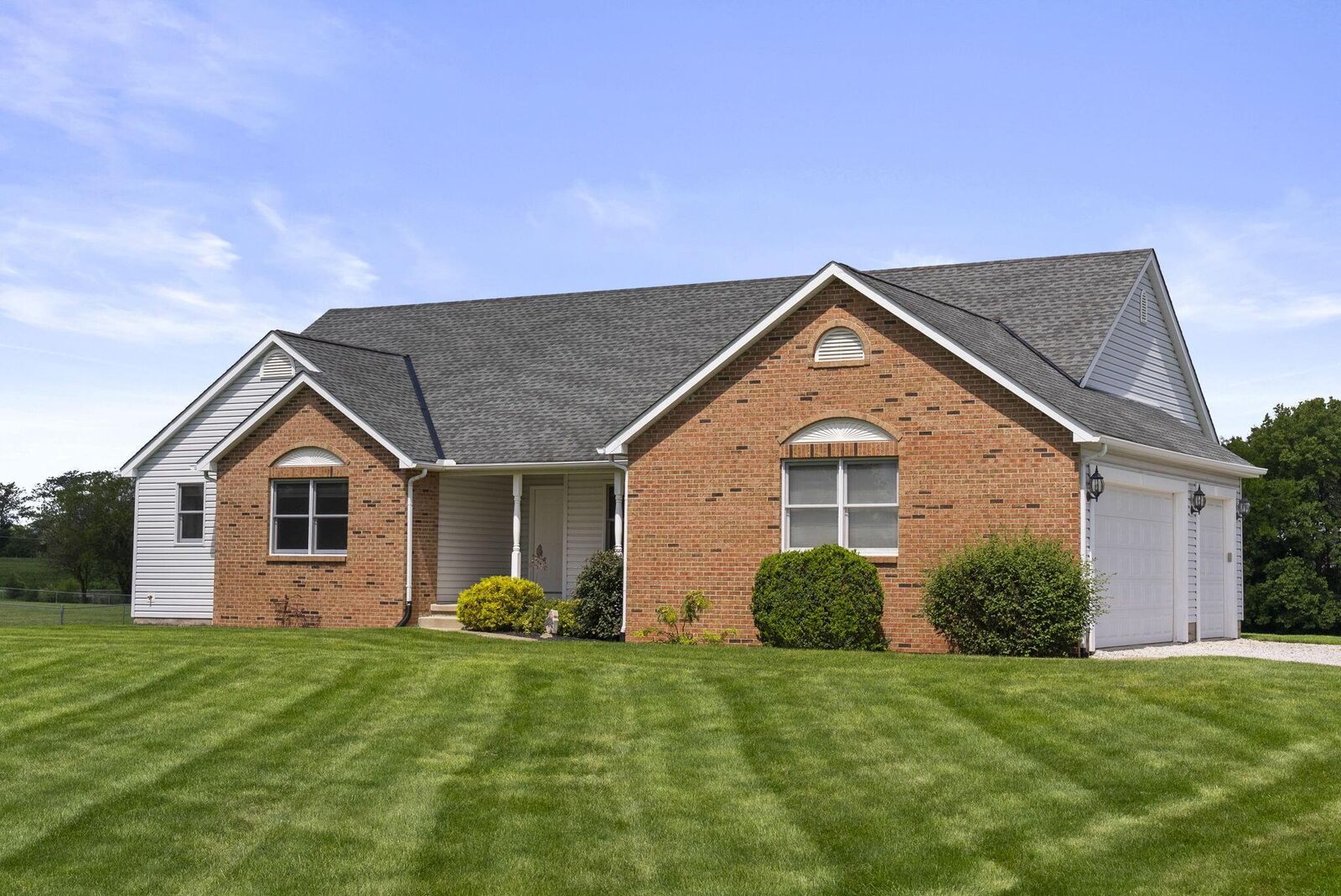 Property Photo:  1962 Hiner Road  OH 43146 