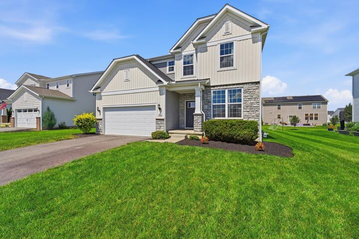 Property Photo: 450 Harness Place OH 43040