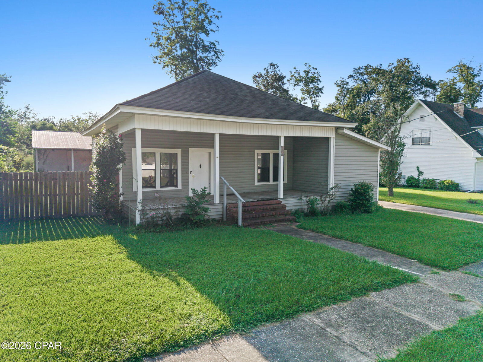 Property Photo: 633 3rd Street FL 32428