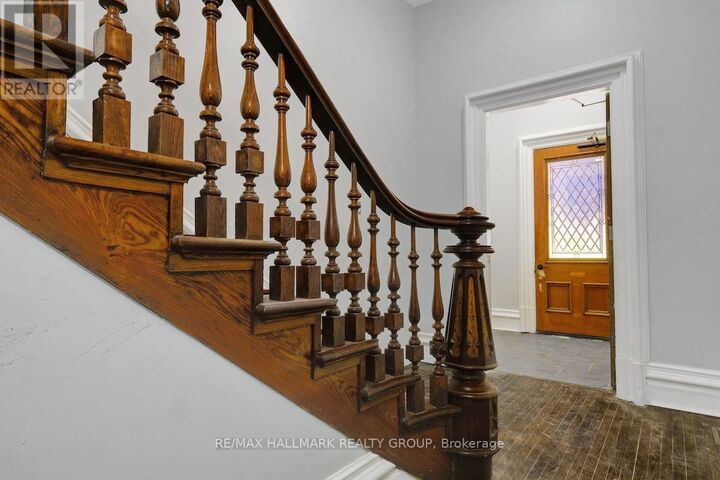 Property Photo:  460 Wilbrod Street  ON K1N 6M8 
