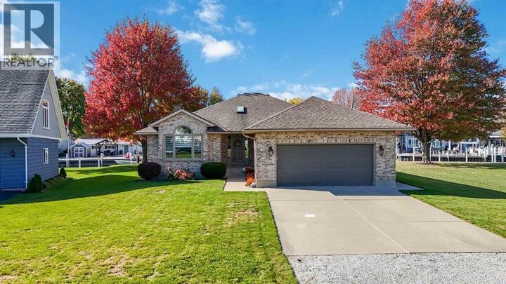 4689 Cresent Drive — photo 1