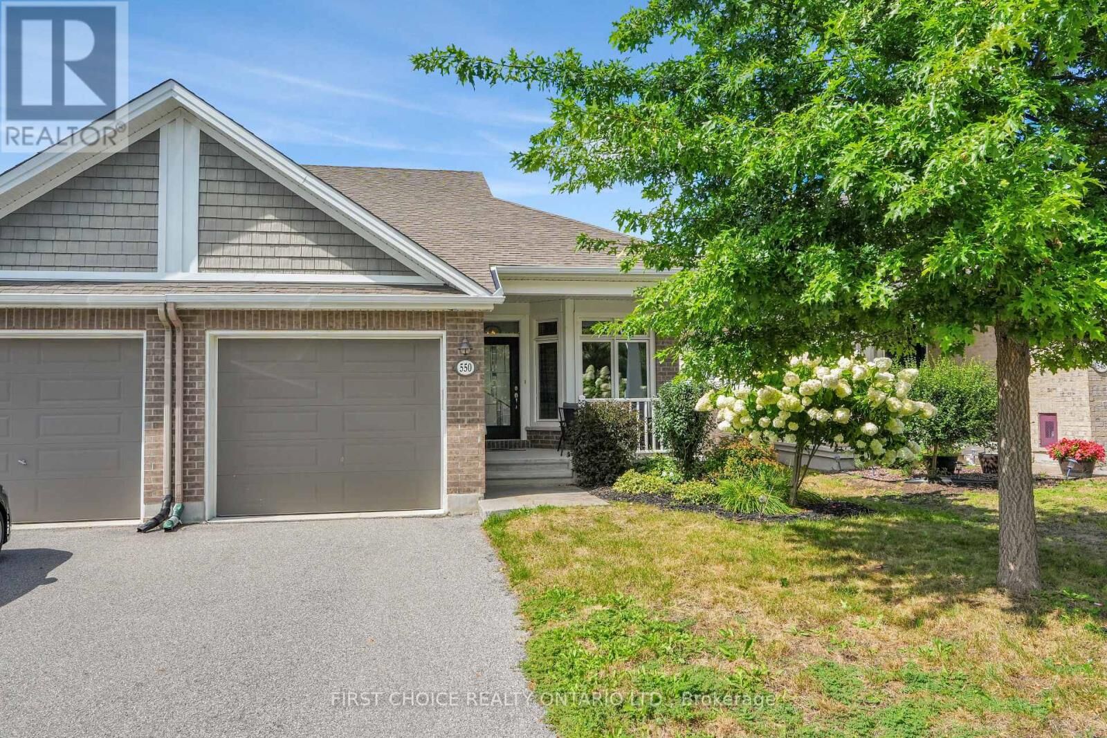 Property Photo:  550 Silverbell Crescent  ON K1T 0P1 