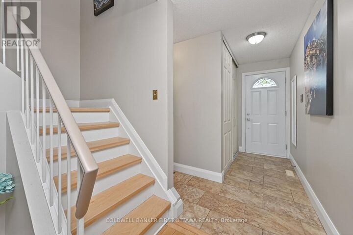 Photo de la propriété: 1528 Brookmill Lane ON K1B 5G4