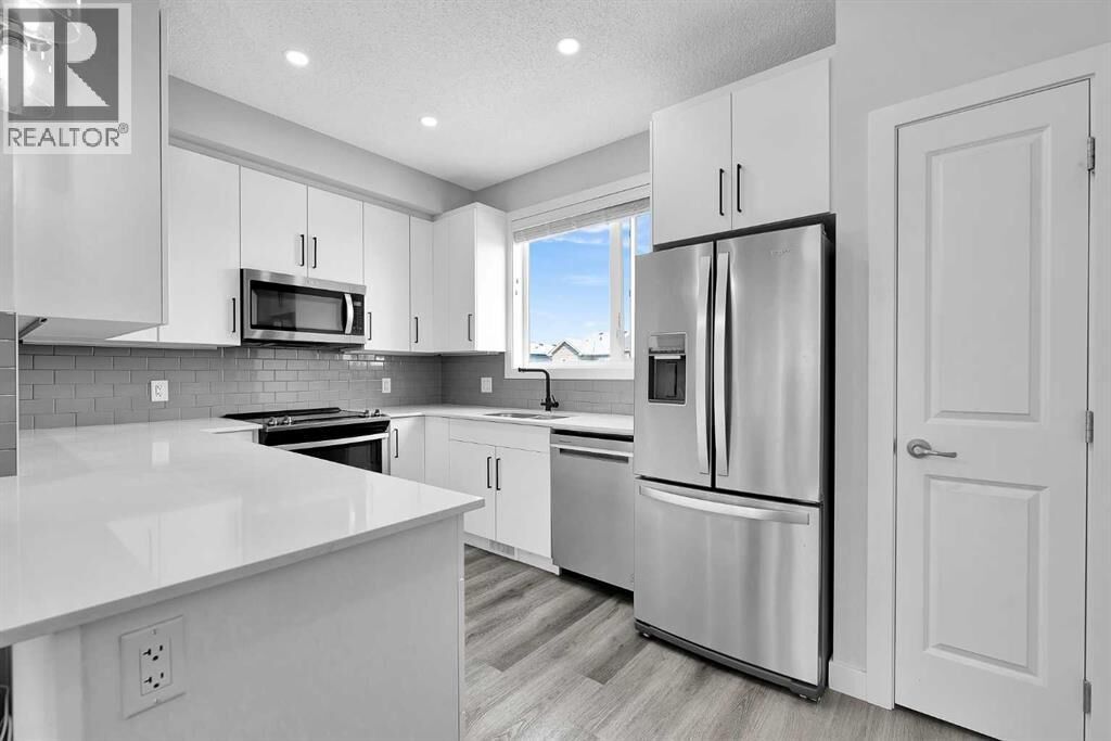 Property Photo: 16 Evanscrest Park Northwest AB T3P 1R3