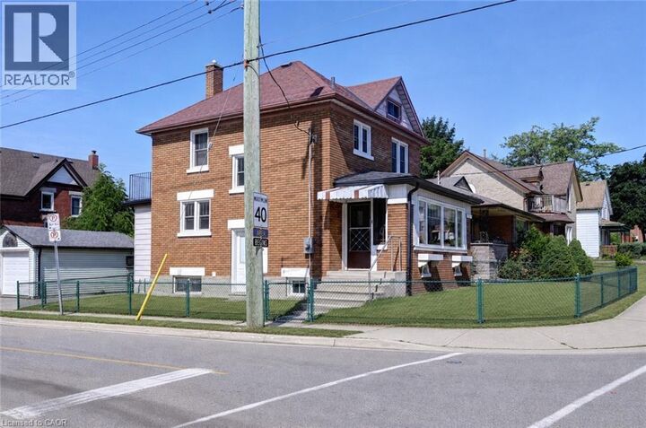 Property Photo:  147 Courtland Avenue East  ON N2G 2T9 