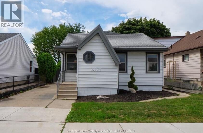 Property Photo:  2427 Mercer  ON N8X 3R6 