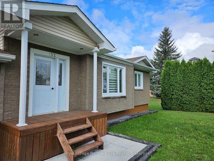 Property Photo:  152 Pine Street West  ON P0J 1P0 