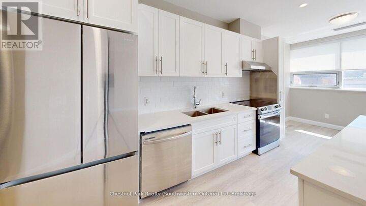 Property Photo:  2 Quebec Street 206  ON N1H 2T2 