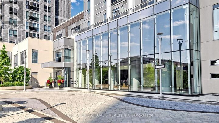 Property Photo:  275 Village Green Square 525  ON M1S 0L8 