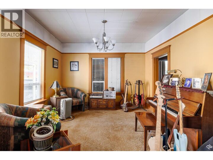 Property Photo: 795 Lawson Avenue BC V1Y 6S9