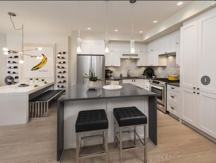 Property Photo:  14855 Thrift Avenue  BC V4B 2J7 