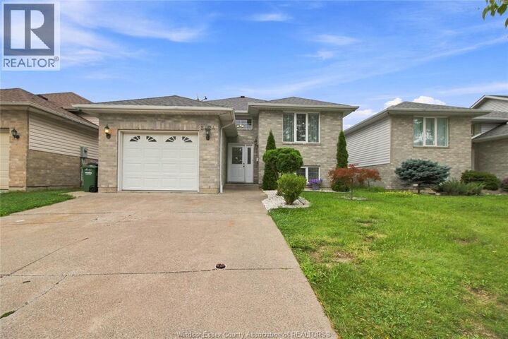 Property Photo:  2424 Timbercrest Avenue  ON N8P 1S2 