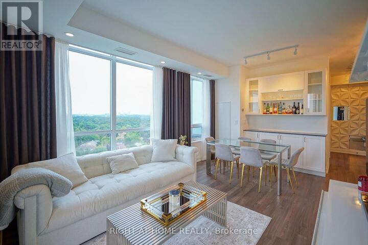 Property Photo:  18 Graydon Hall Drive 1509  ON M3A 2Z9 