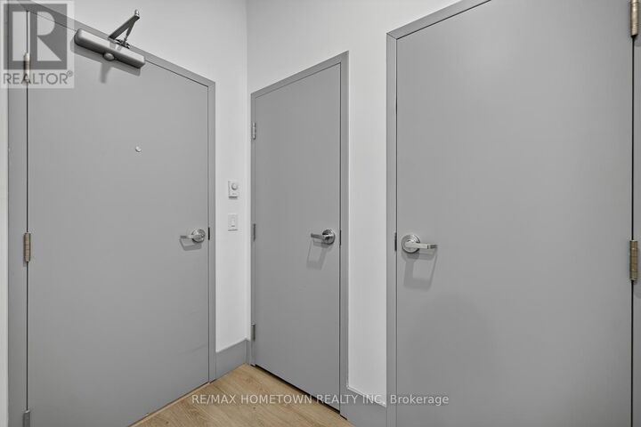 Property Photo:  48 King Street East 206  ON K6V 1B1 