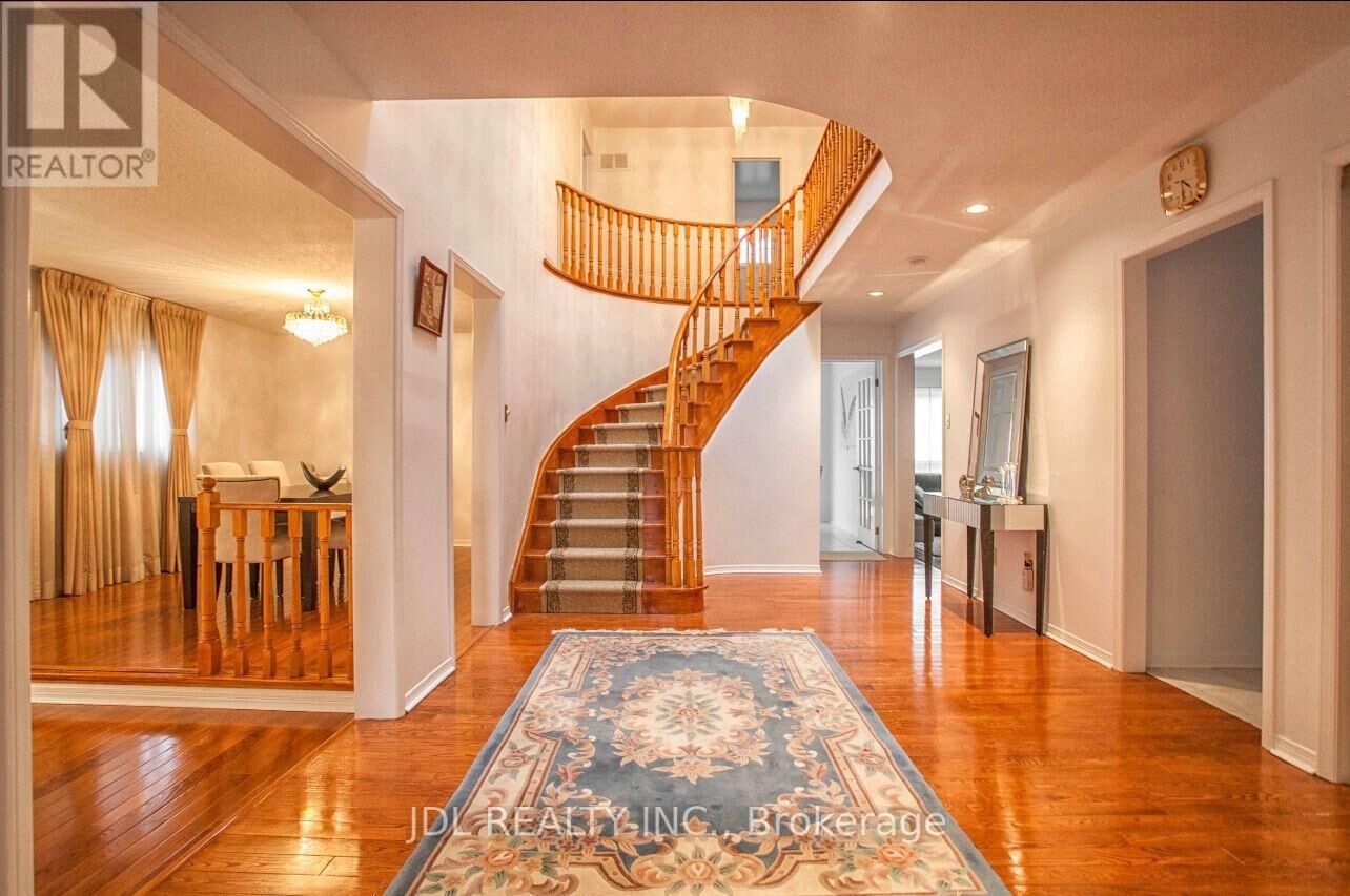 Property Photo: 101 Summerdale Dr Drive ON L3T 6W3