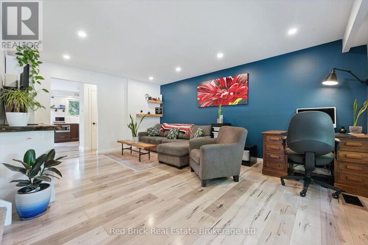 Property Photo: 436 Willow Road ON N1H 6S2