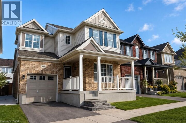 135 Chase Crescent — photo 1