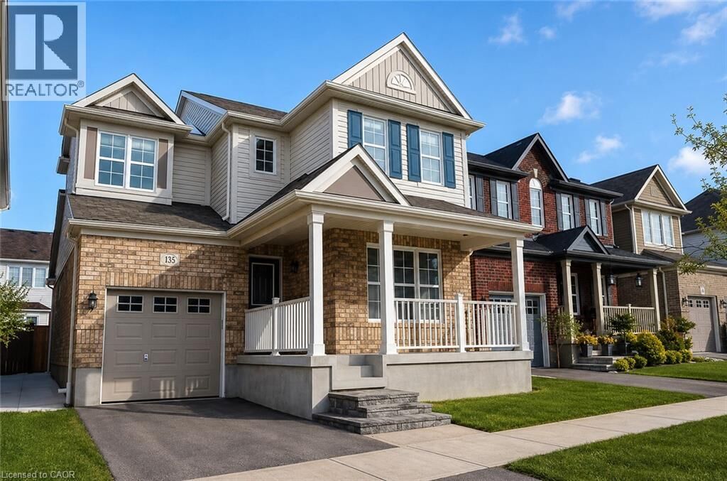 Property Photo:  135 Chase Crescent  ON N3C 0C6 