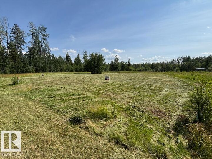 Property Photo:  20 5 Av  AB T0G 0X0 