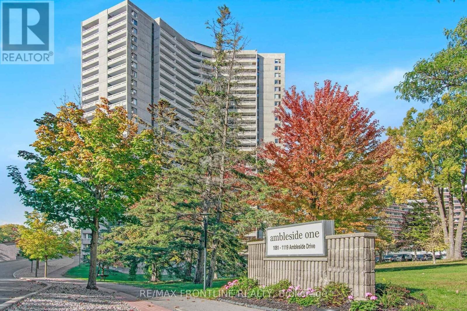 Property Photo:  1081 Ambleside Drive 1009  ON K2B 8C8 