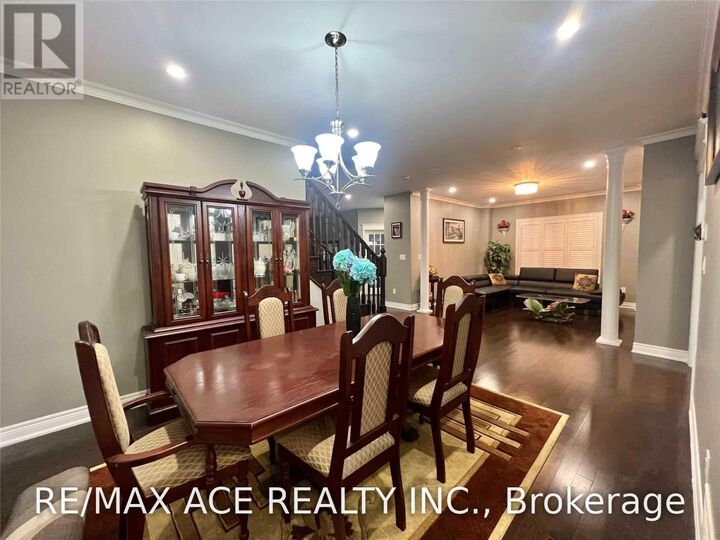 Property Photo:  73 Birch Tree Trail Upper  ON L6P 3V5 