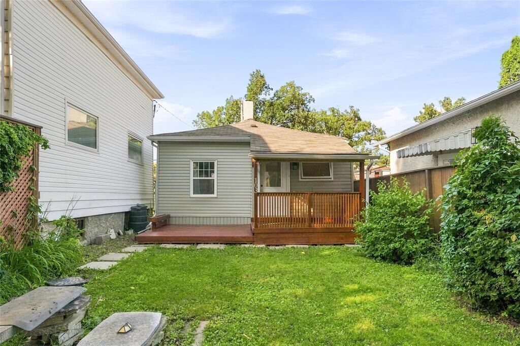Property Photo:  103 Lansdowne Avenue  MB R2W 3W3 