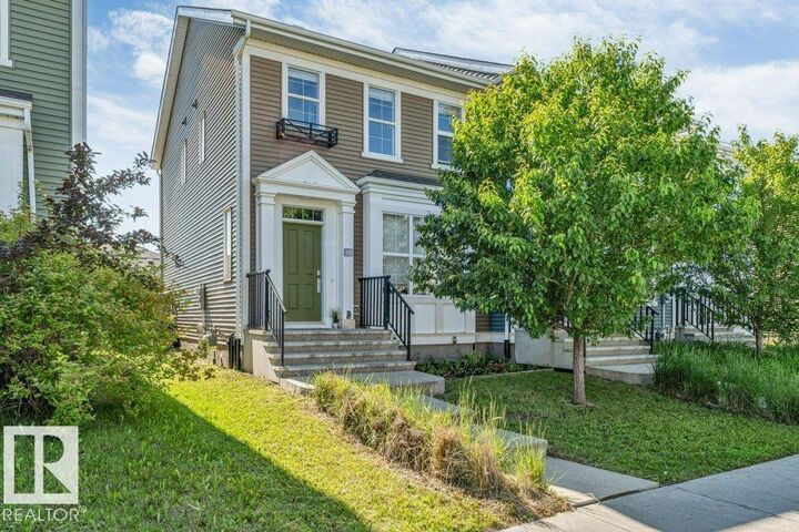 2122 24 Street NW — photo 1