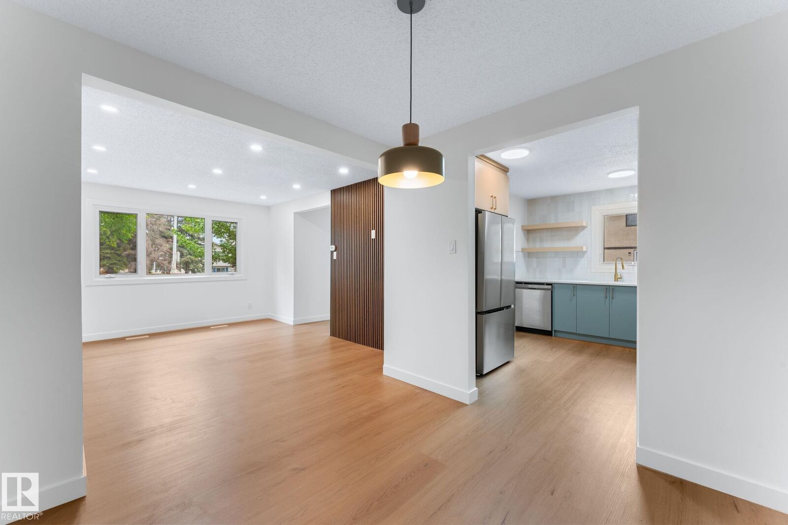 Property Photo:  4 Belmead Gardens NW  AB T5T 1J1 